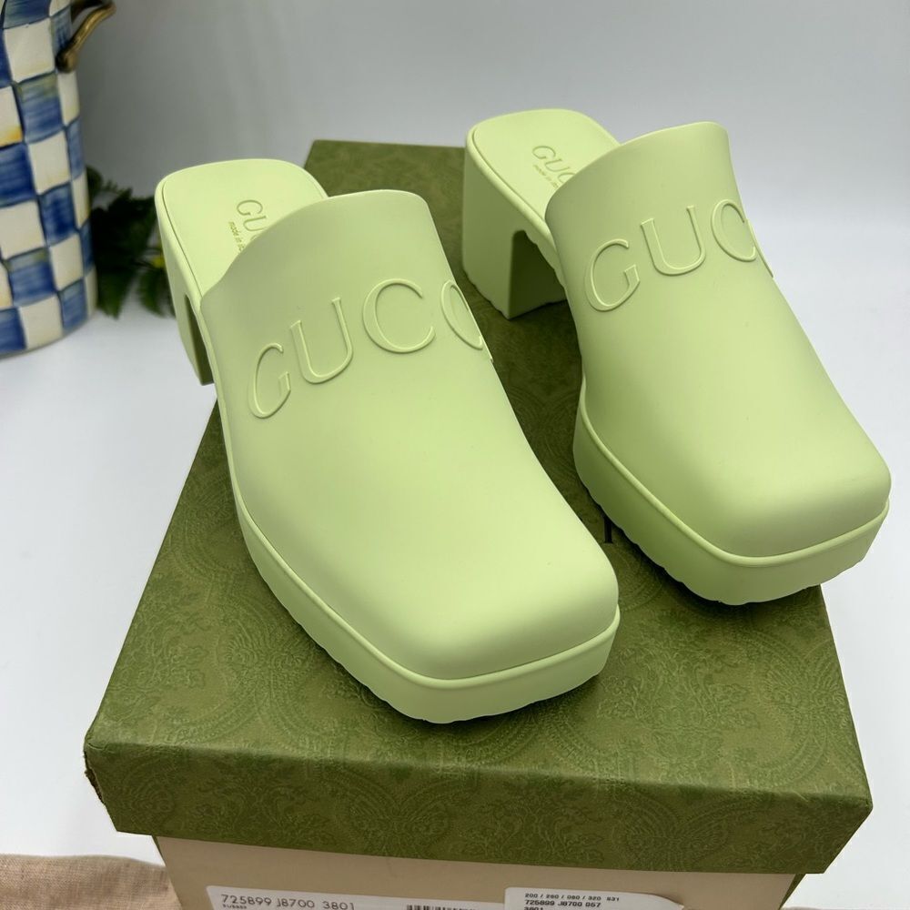 Women’s Gucci, clog, rubber sandals, size 35 made in Italy